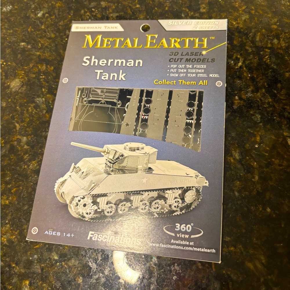 NIP Metal Earth Sherman Tank 3D Model Kit